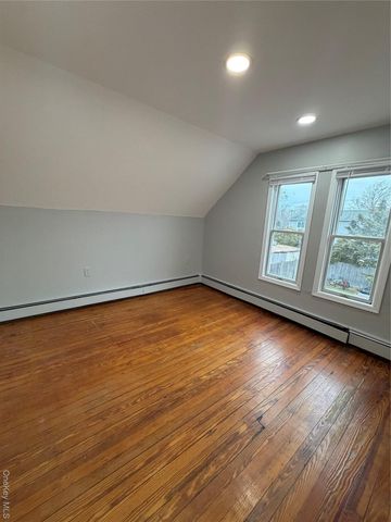 7 S Atlantic Street, Bay Shore, NY 11706