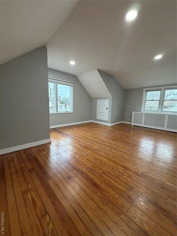 7 S Atlantic Street, Bay Shore, NY 11706