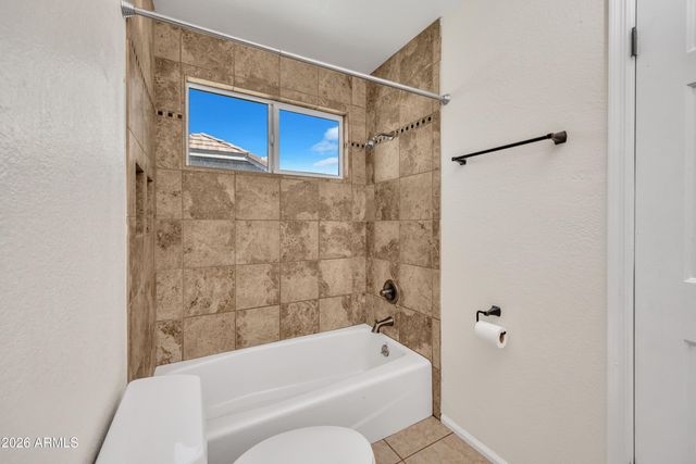 7221 W WINDROSE Drive, Peoria, AZ 85381