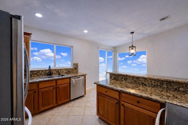 7221 W WINDROSE Drive, Peoria, AZ 85381