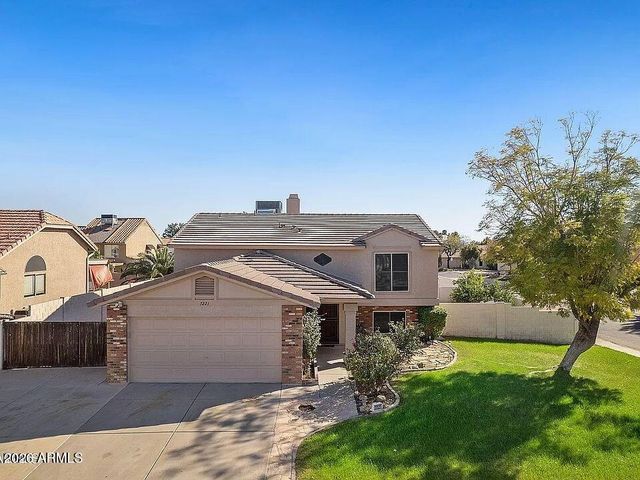 7221 W WINDROSE Drive, Peoria, AZ 85381
