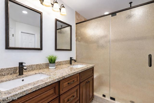 7221 W WINDROSE Drive, Peoria, AZ 85381