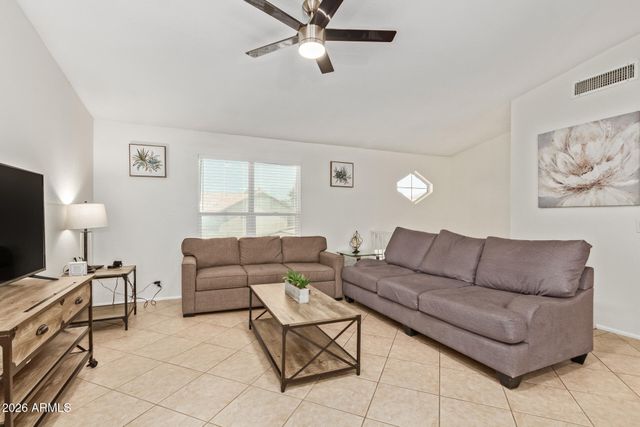 7221 W WINDROSE Drive, Peoria, AZ 85381