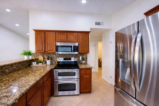 7221 W WINDROSE Drive, Peoria, AZ 85381