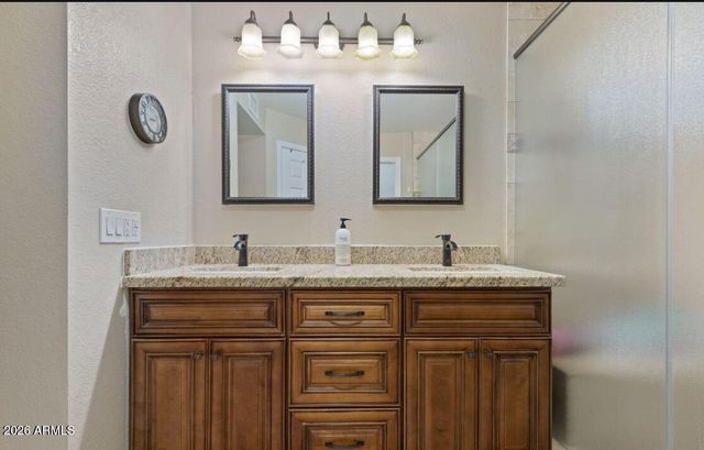 7221 W WINDROSE Drive, Peoria, AZ 85381