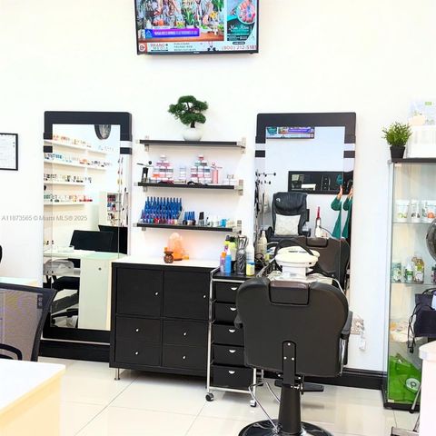 17171 pines blvd, Pembroke Pines, FL 33027