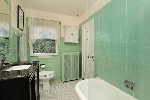 1370 Forest Avenue, Highland Park, IL 60035