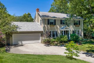 1370 Forest Avenue, Highland Park, IL 60035