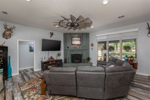 1780 S Lakeview Drive, Gordon, TX 76453