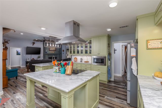 1780 S Lakeview Drive, Gordon, TX 76453