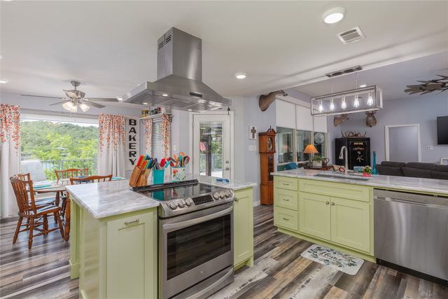 1780 S Lakeview Drive, Gordon, TX 76453