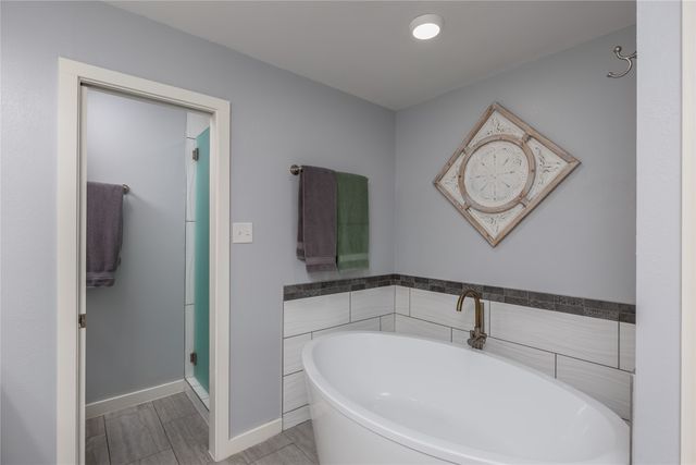 1780 S Lakeview Drive, Gordon, TX 76453