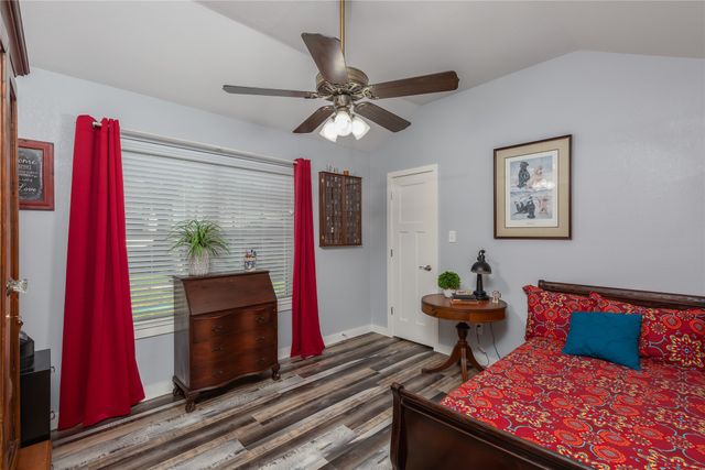 1780 S Lakeview Drive, Gordon, TX 76453