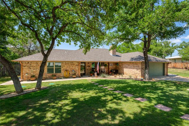 1780 S Lakeview Drive, Gordon, TX 76453