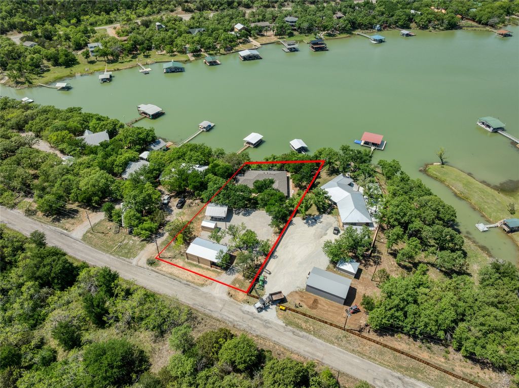 1780 S Lakeview Drive, Gordon, TX 76453