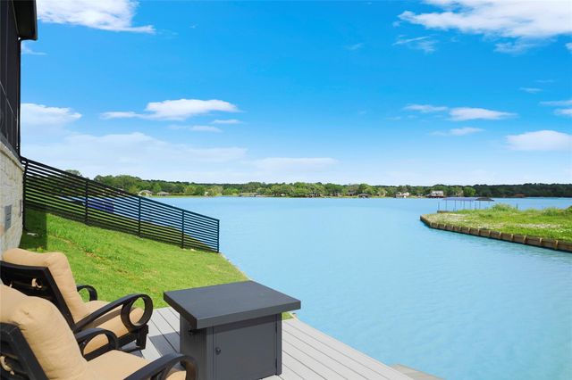 10693 S Lake Mist Lane, Willis, TX 77318