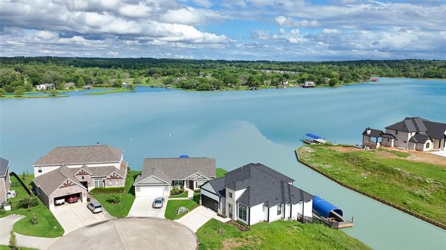 10693 S Lake Mist Lane, Willis, TX 77318