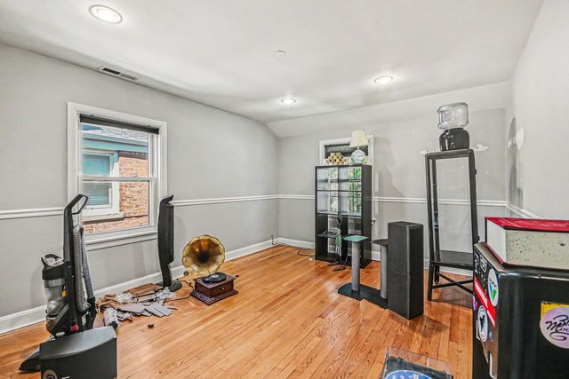 4440 N La Crosse Avenue, Chicago, IL 60630