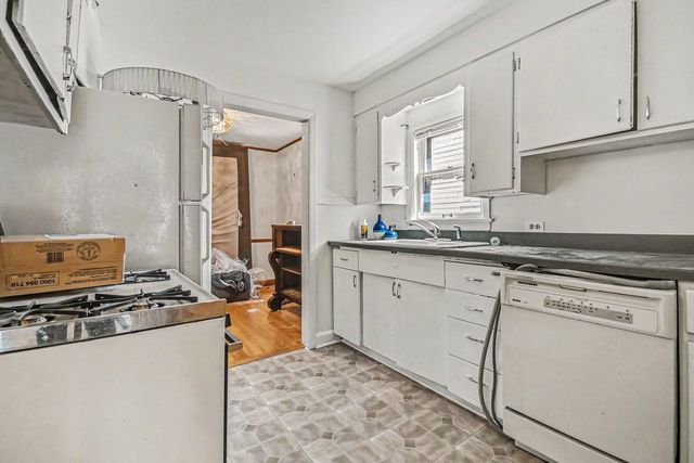 4440 N La Crosse Avenue, Chicago, IL 60630