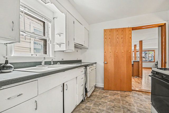 4440 N La Crosse Avenue, Chicago, IL 60630