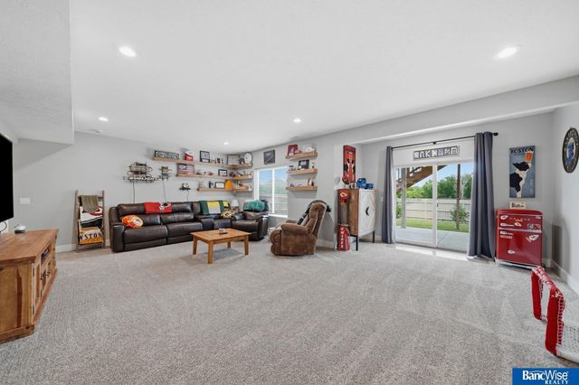9221 Blacksmith Road, Lincoln, NE 68507