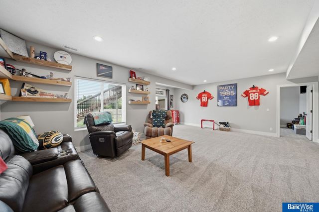 9221 Blacksmith Road, Lincoln, NE 68507