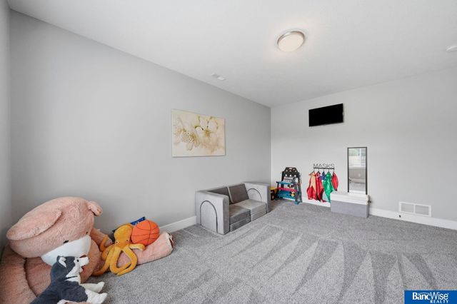 9221 Blacksmith Road, Lincoln, NE 68507