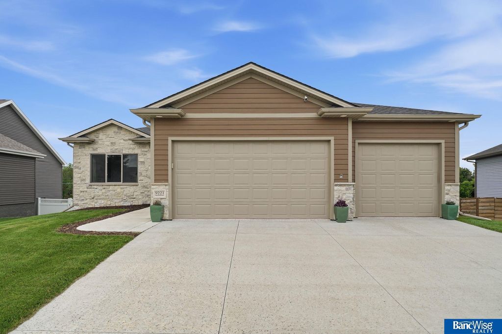 9221 Blacksmith Road, Lincoln, NE 68507