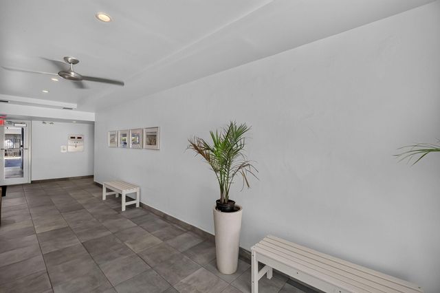 1045 10TH Street 301, Miami Beach, FL 33139