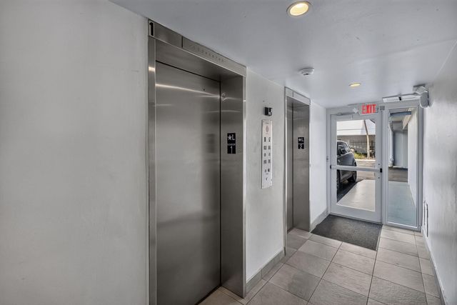 1045 10TH Street 301, Miami Beach, FL 33139