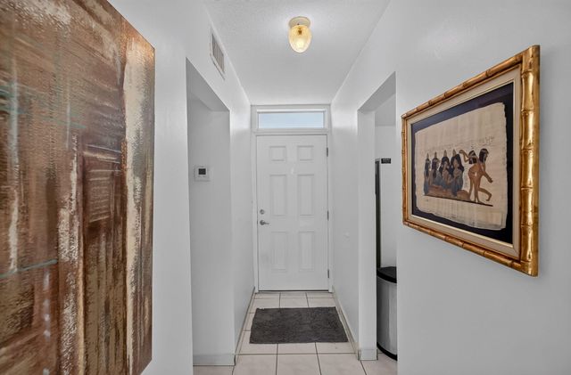 1045 10TH Street 301, Miami Beach, FL 33139