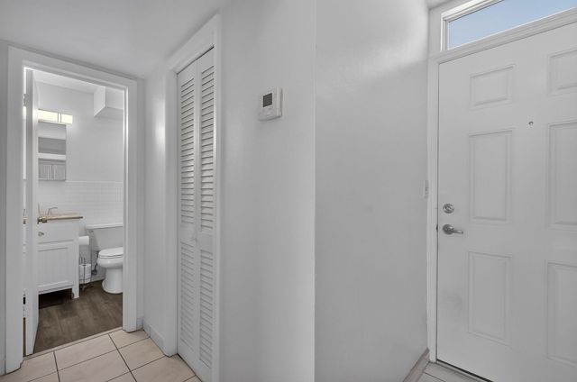1045 10TH Street 301, Miami Beach, FL 33139