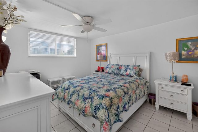 1045 10TH Street 301, Miami Beach, FL 33139