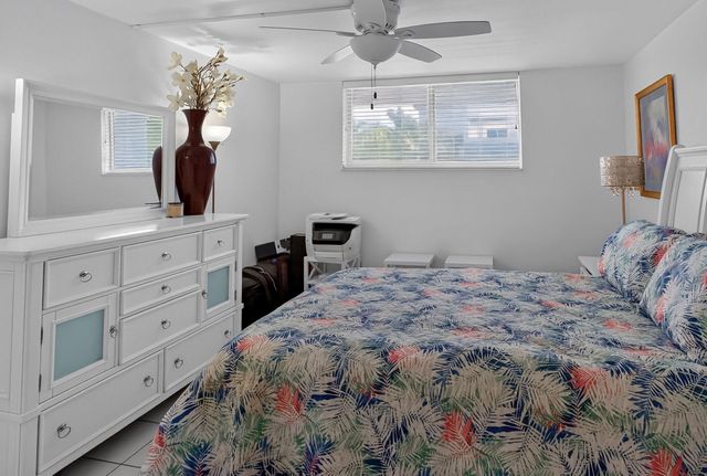 1045 10TH Street 301, Miami Beach, FL 33139