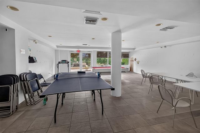 1045 10TH Street 301, Miami Beach, FL 33139