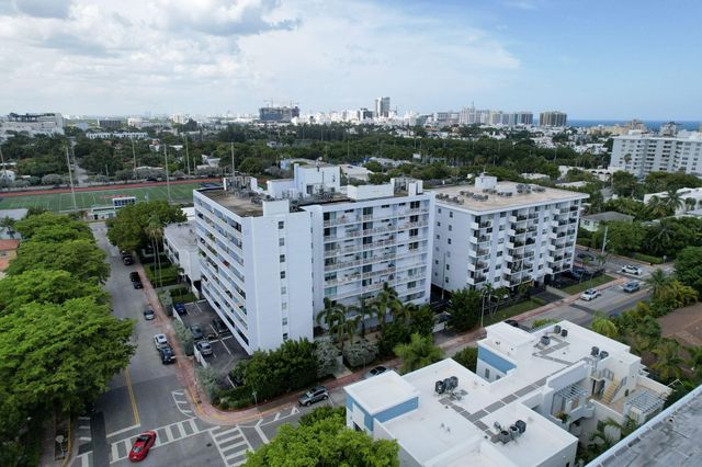1045 10TH Street 301, Miami Beach, FL 33139