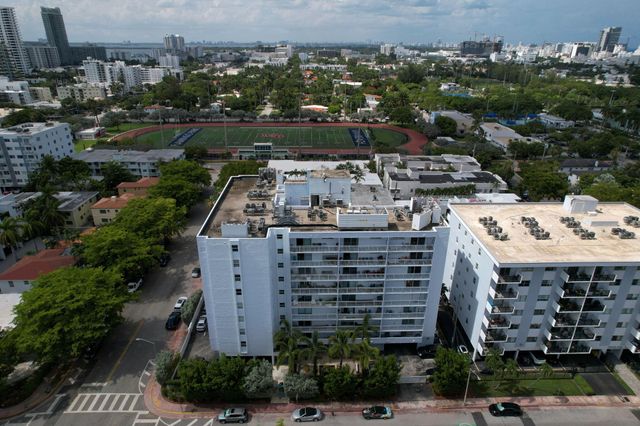 1045 10TH Street 301, Miami Beach, FL 33139