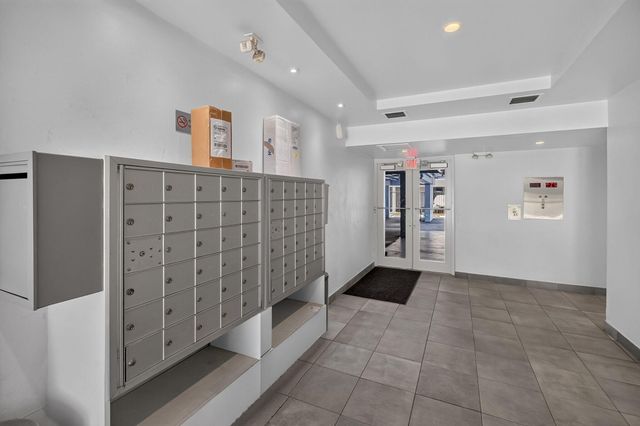 1045 10TH Street 301, Miami Beach, FL 33139