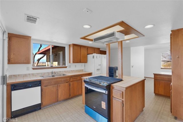 22677 Dexter, Apple Valley, CA 92307