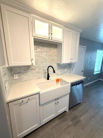 6019 Greenpark Manor Lane, Houston, TX 77085