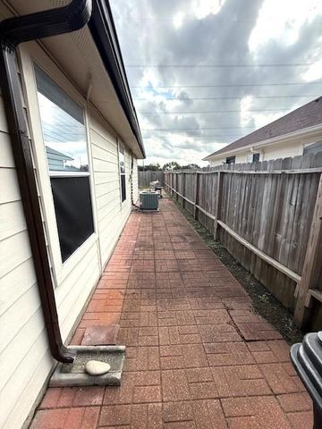 6019 Greenpark Manor Lane, Houston, TX 77085