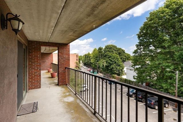 148 Marble St 404, Stoneham, MA 02180