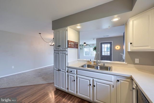 100 PEPPERTON CT, Lititz, PA 17543