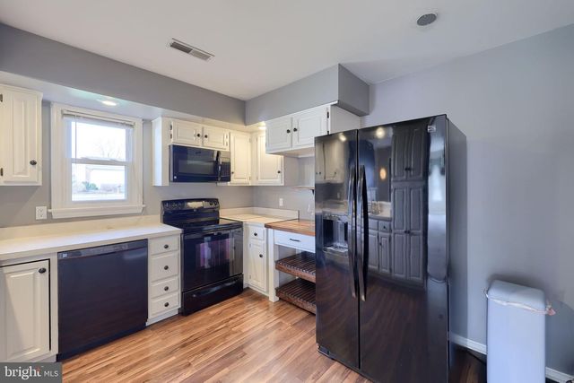 100 PEPPERTON CT, Lititz, PA 17543