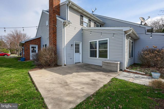 100 PEPPERTON CT, Lititz, PA 17543