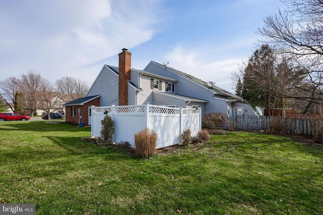 100 PEPPERTON CT, Lititz, PA 17543