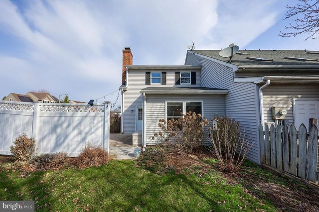 100 PEPPERTON CT, Lititz, PA 17543