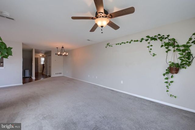 100 PEPPERTON CT, Lititz, PA 17543