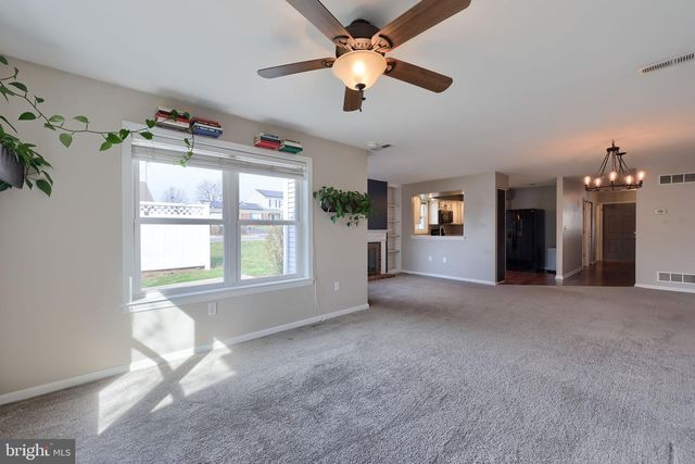 100 PEPPERTON CT, Lititz, PA 17543