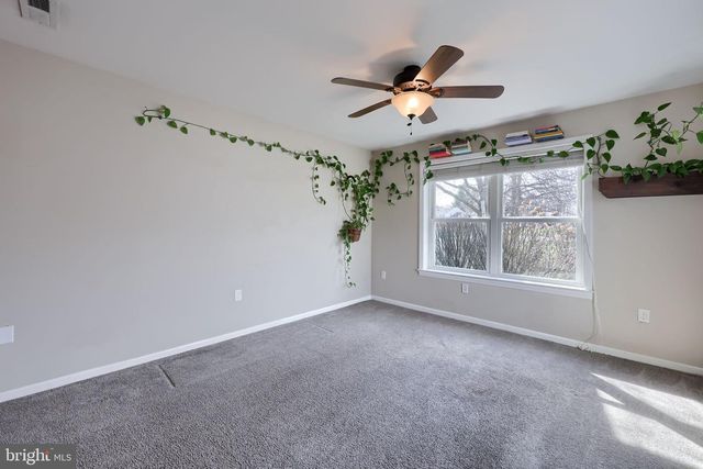 100 PEPPERTON CT, Lititz, PA 17543